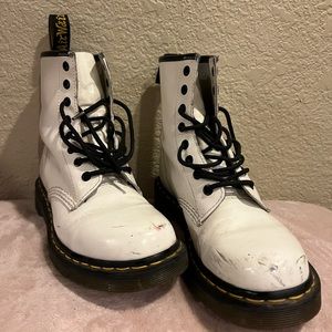 white lace up dr martens